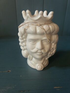 White Ceramic King/Queen Heads Mini Vase - Decorative Home Accent